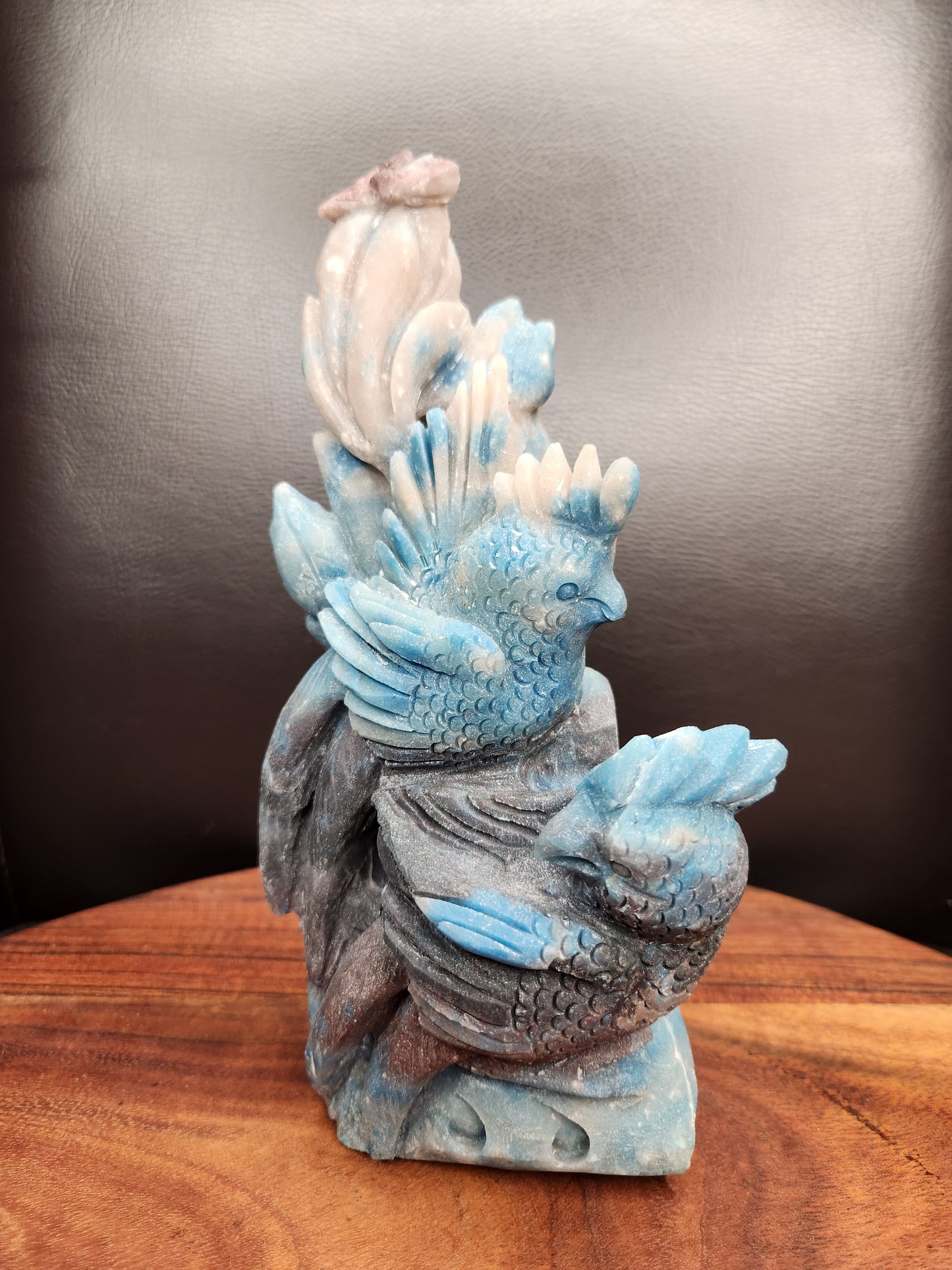 Trolleite Parrots with Bee Carving