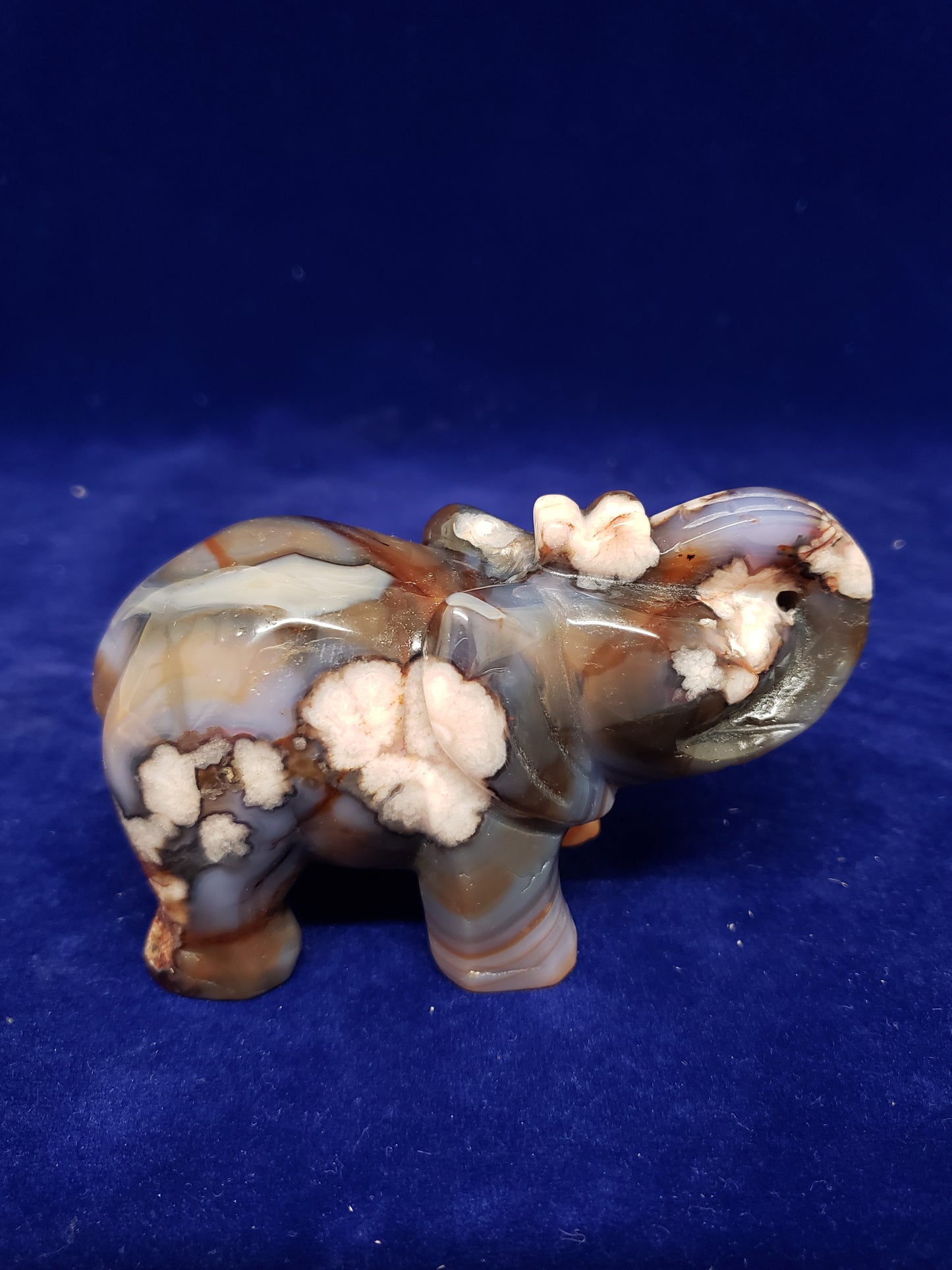 Flower Agate Elephant Carving