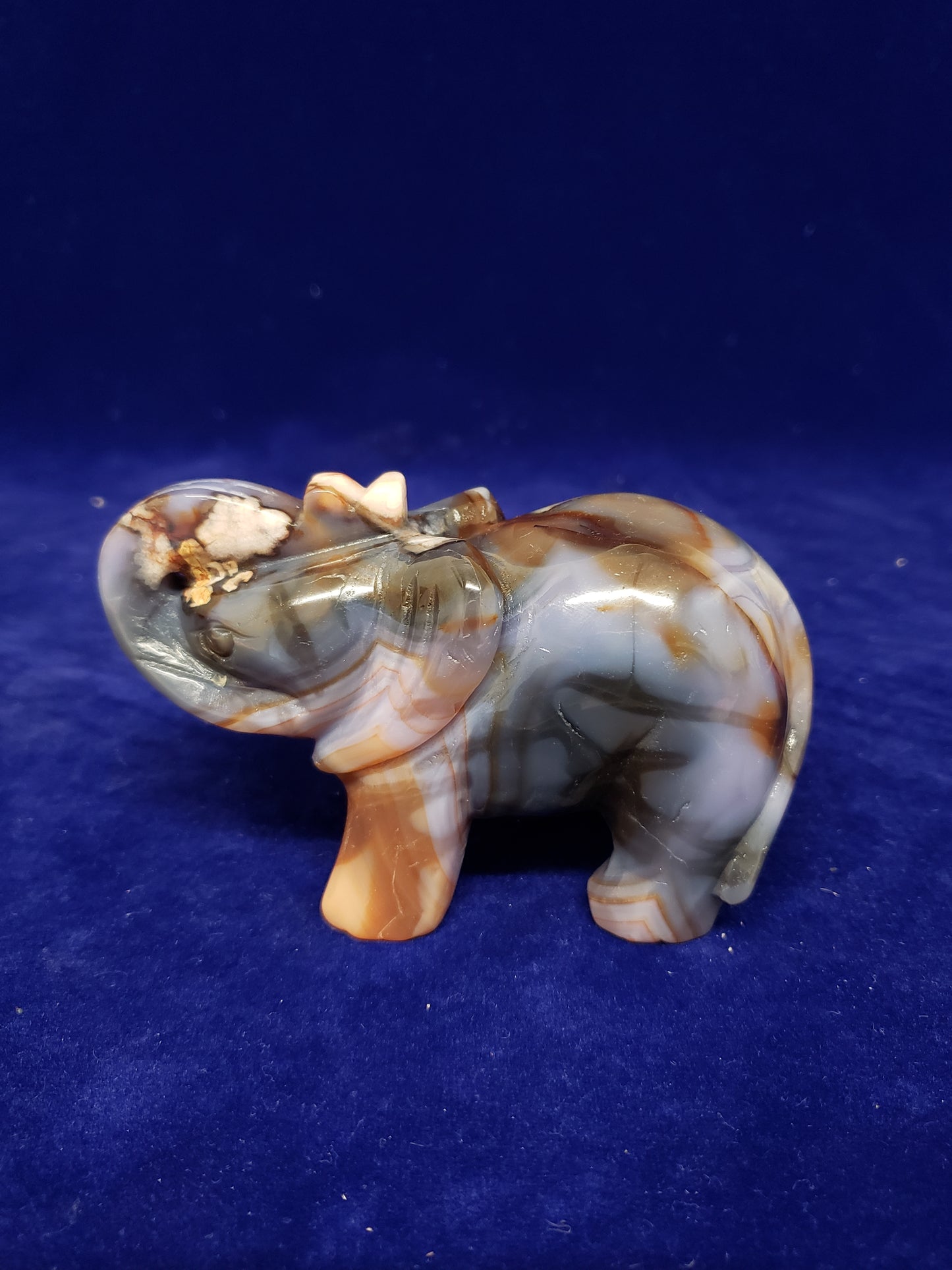 Flower Agate Elephant Carving