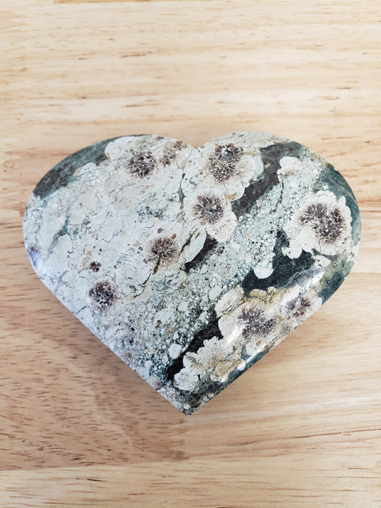 Green Flower Agate Heart Carving
