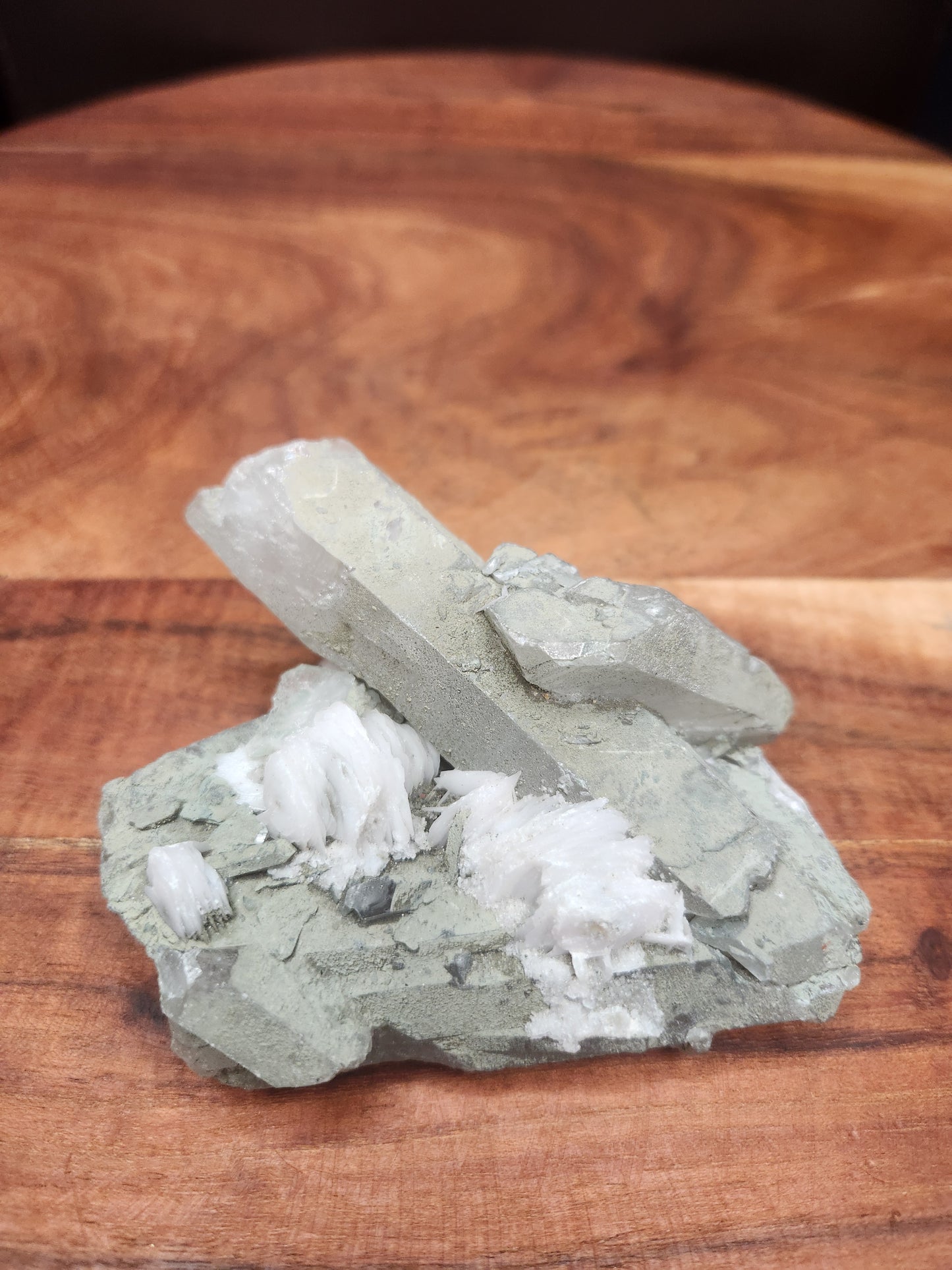 Chlorite Quartz with Bladed Calcite Cluster