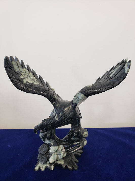 Chrysanthemum Eagle Bird Carving